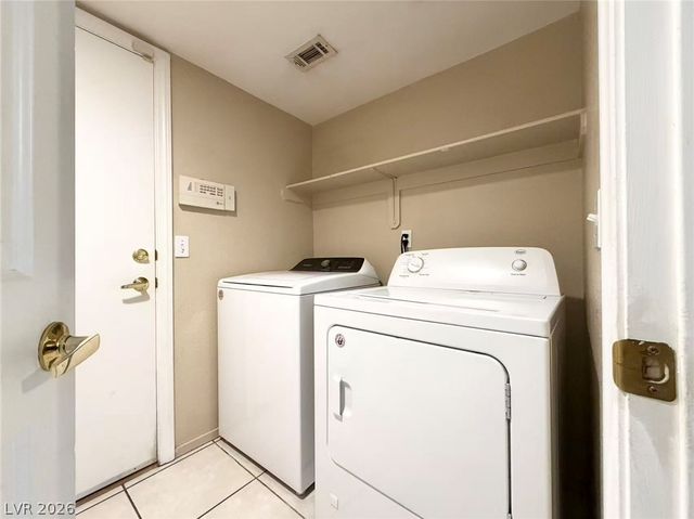 2569 Swans Chance Avenue, Henderson, NV 89052