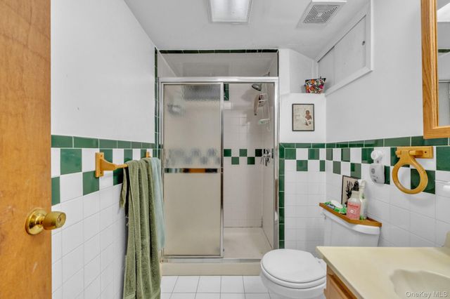 1442 Woolworth Street, Elmont, NY 11003