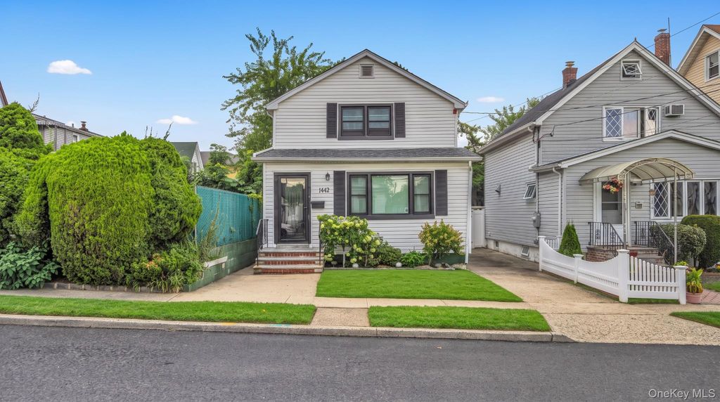 1442 Woolworth Street, Elmont, NY 11003 — photo 2