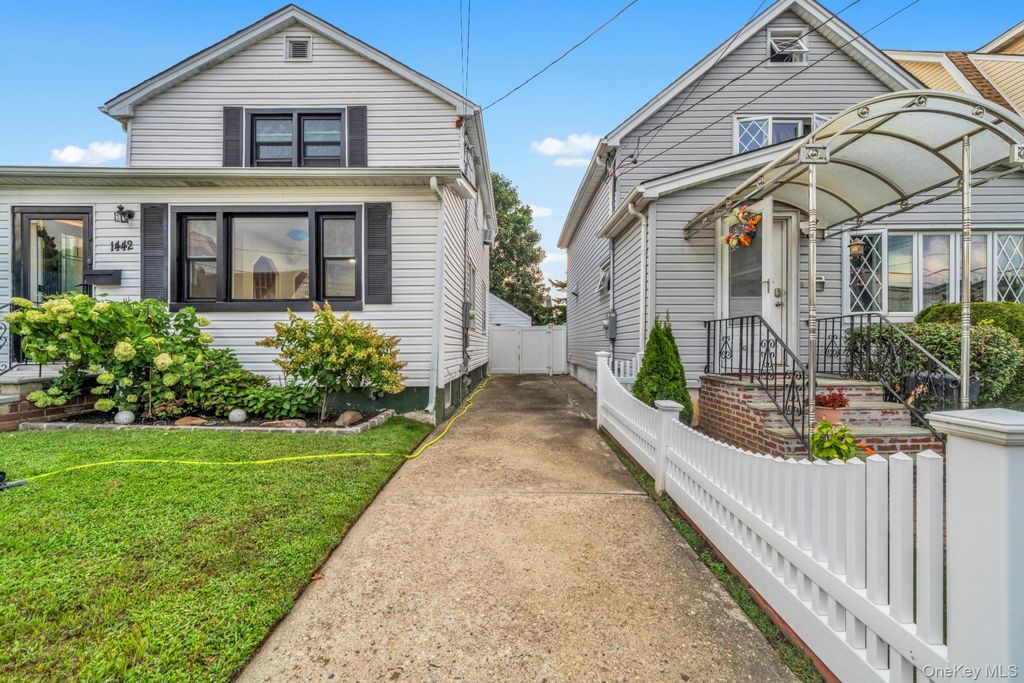 1442 Woolworth Street, Elmont, NY 11003 — photo 3