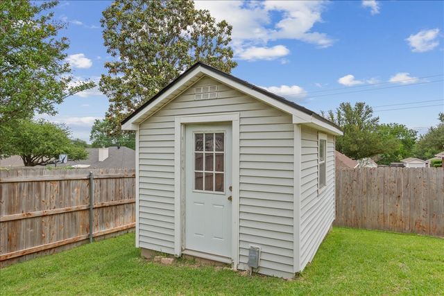 3501 Greenleaf Drive, Waco, TX 76710