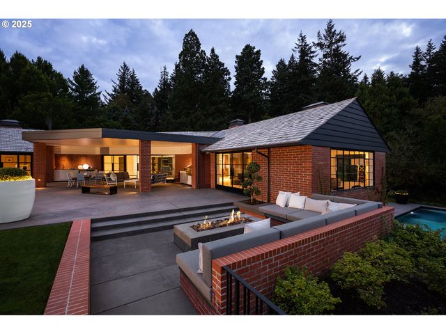 7307 Nw PENRIDGE Rd, Portland, OR 97229