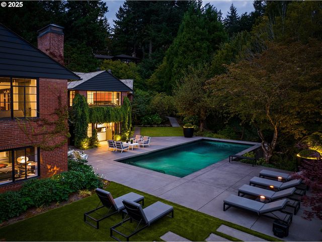 7307 Nw PENRIDGE Rd, Portland, OR 97229