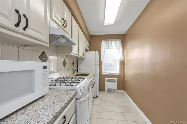 494 S Ocean Avenue 1M, Freeport, NY 11520