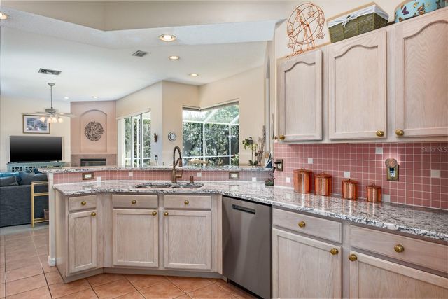 465 KNIGHT DRIVE, Tarpon Springs, FL 34688