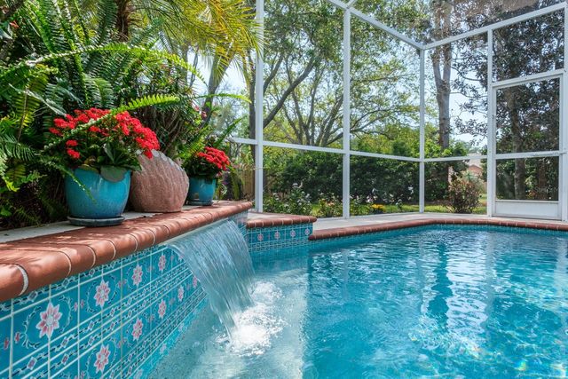 465 KNIGHT DRIVE, Tarpon Springs, FL 34688