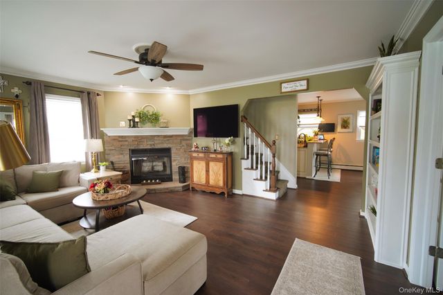 242 N 5th Street, Lindenhurst, NY 11757
