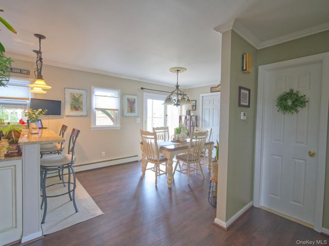 242 N 5th Street, Lindenhurst, NY 11757