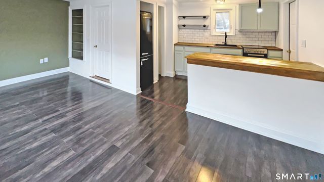 18 Riverside Avenue 2nd floor, Westport, CT 06880