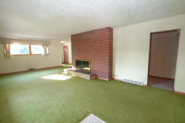 29222 Durand AVENUE, Burlington, WI 53105