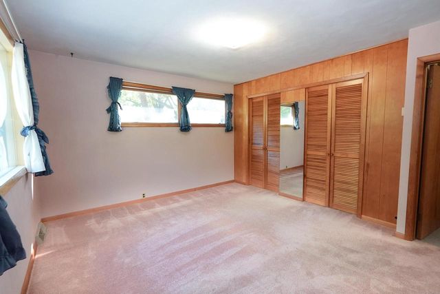 29222 Durand AVENUE, Burlington, WI 53105