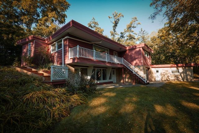 29222 Durand AVENUE, Burlington, WI 53105