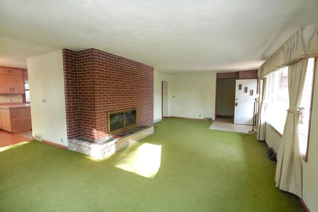 29222 Durand AVENUE, Burlington, WI 53105