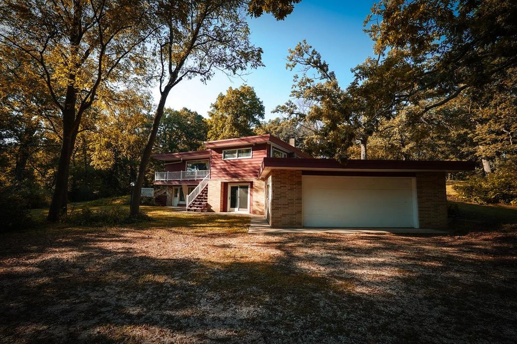 29222 Durand AVENUE, Burlington, WI 53105