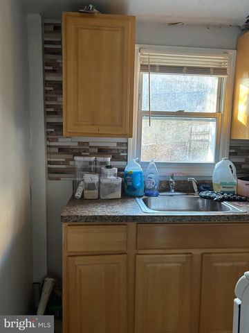 2072 E CLEMENTINE ST, Philadelphia, PA 19134