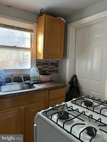 2072 E CLEMENTINE ST, Philadelphia, PA 19134