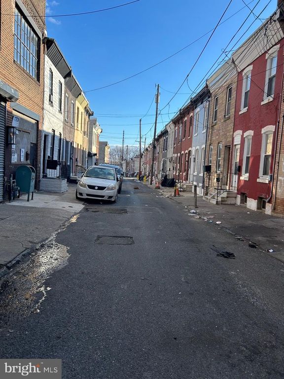 2072 E CLEMENTINE ST, Philadelphia, PA 19134