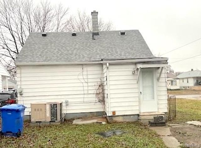 7228 Orchard Avenue, Warren, MI 48091