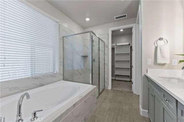 8649 N Whistler Drive, Fresno, CA 93720