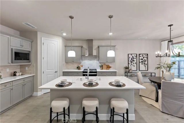 8649 N Whistler Drive, Fresno, CA 93720