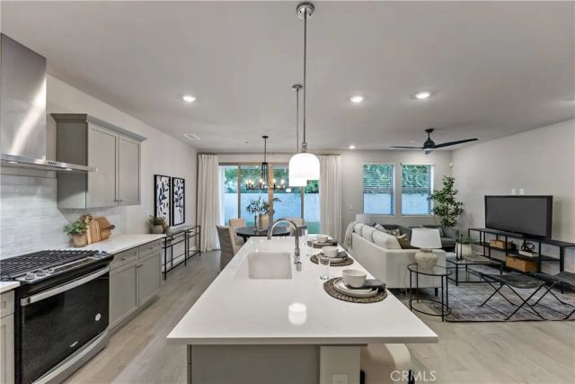 8649 N Whistler Drive, Fresno, CA 93720