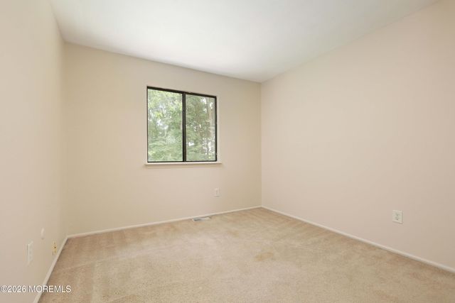 7 Wren Way, Howell, NJ 07731