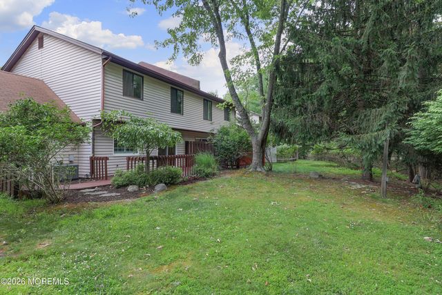 7 Wren Way, Howell, NJ 07731