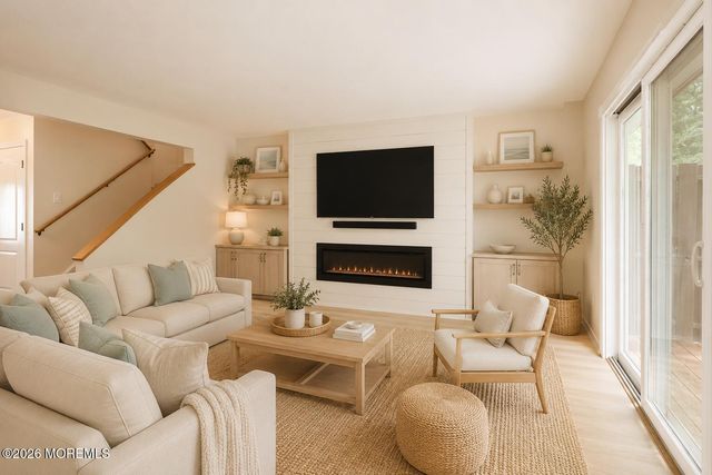 7 Wren Way, Howell, NJ 07731