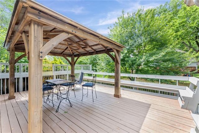11408 Hemlock Street, Overland Park, KS 66210