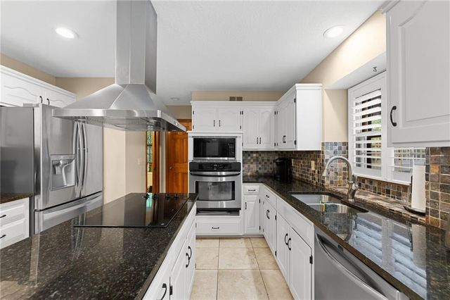 11408 Hemlock Street, Overland Park, KS 66210