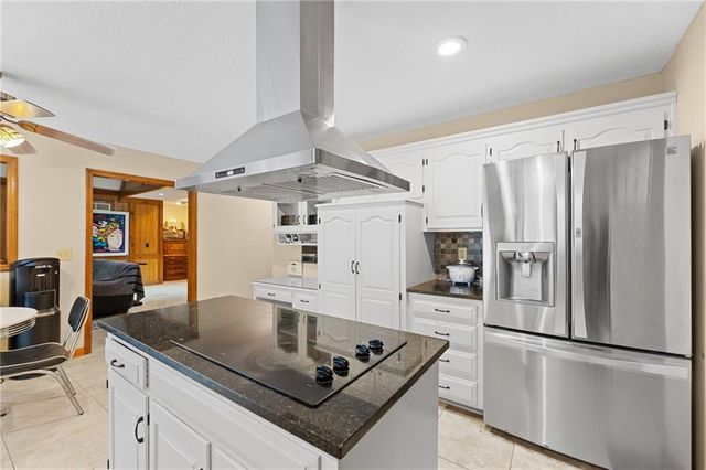11408 Hemlock Street, Overland Park, KS 66210