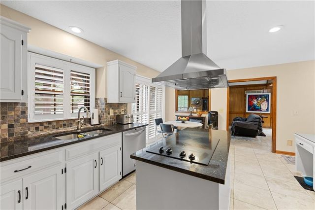 11408 Hemlock Street, Overland Park, KS 66210