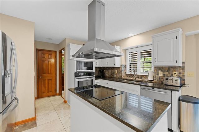 11408 Hemlock Street, Overland Park, KS 66210