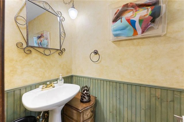 11408 Hemlock Street, Overland Park, KS 66210