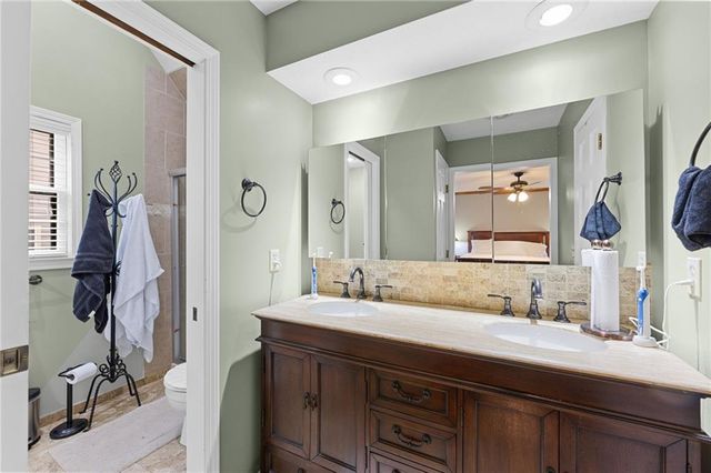 11408 Hemlock Street, Overland Park, KS 66210