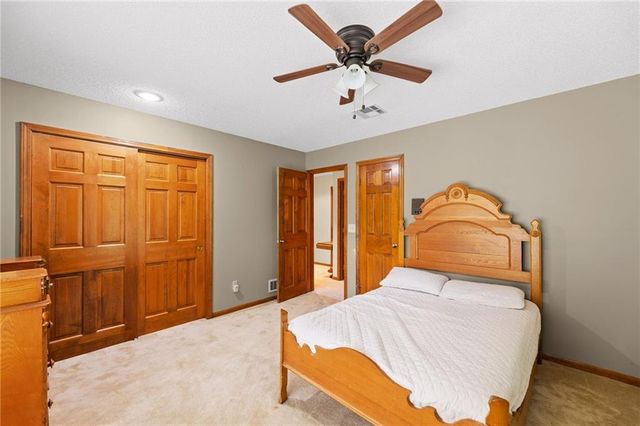 11408 Hemlock Street, Overland Park, KS 66210