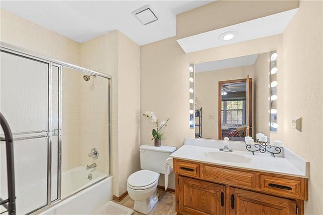 11408 Hemlock Street, Overland Park, KS 66210