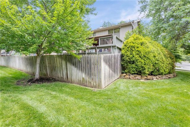 11408 Hemlock Street, Overland Park, KS 66210