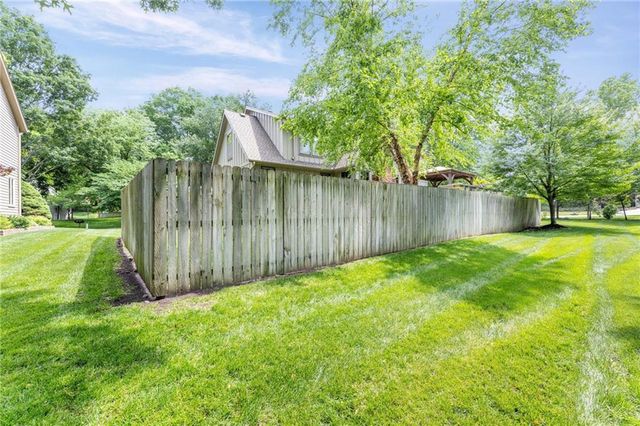 11408 Hemlock Street, Overland Park, KS 66210