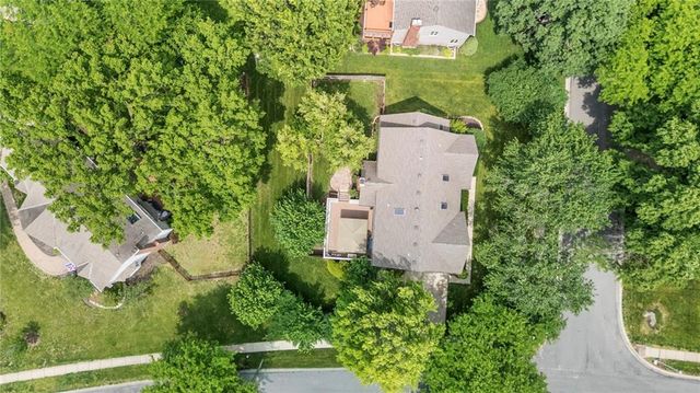 11408 Hemlock Street, Overland Park, KS 66210