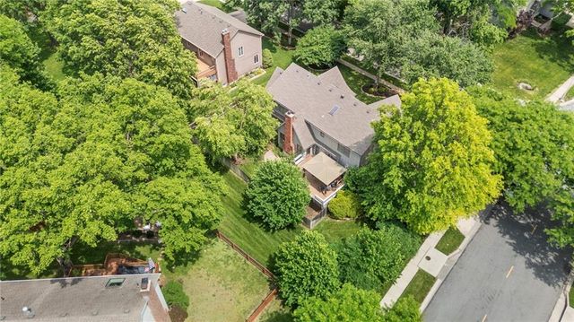 11408 Hemlock Street, Overland Park, KS 66210