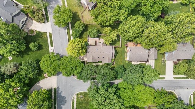 11408 Hemlock Street, Overland Park, KS 66210