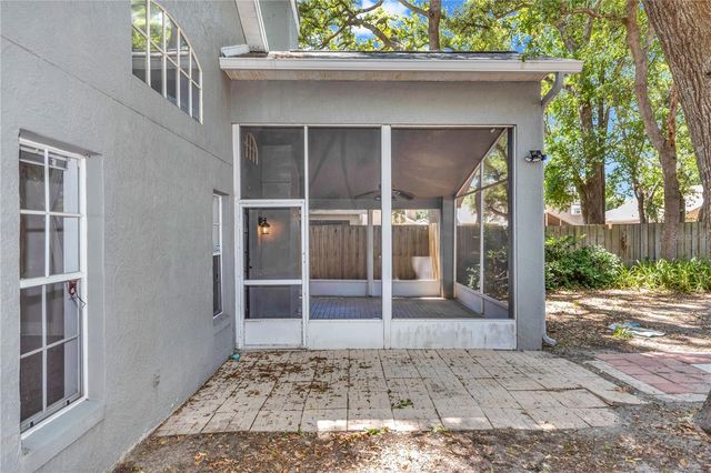 976 ROYAL OAKS DRIVE, Apopka, FL 32703