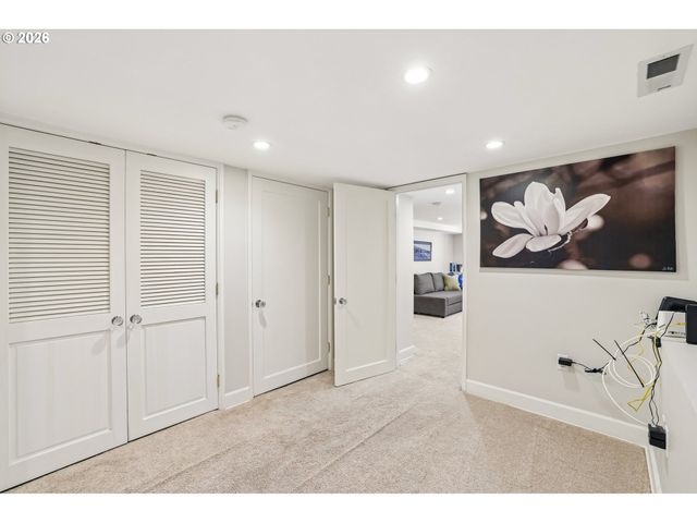 2747 Nw RALEIGH St 2, Portland, OR 97210