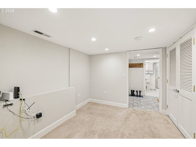 2747 Nw RALEIGH St 2, Portland, OR 97210