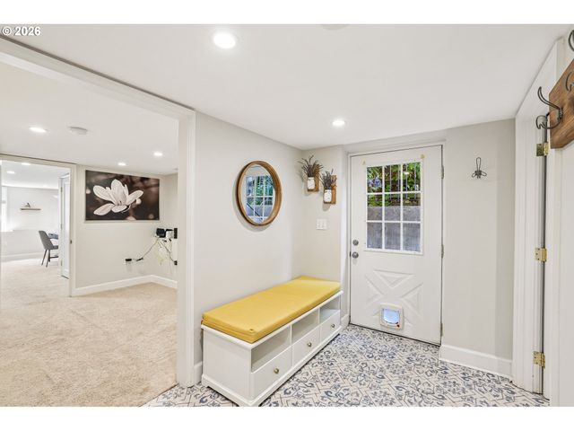 2747 Nw RALEIGH St 2, Portland, OR 97210
