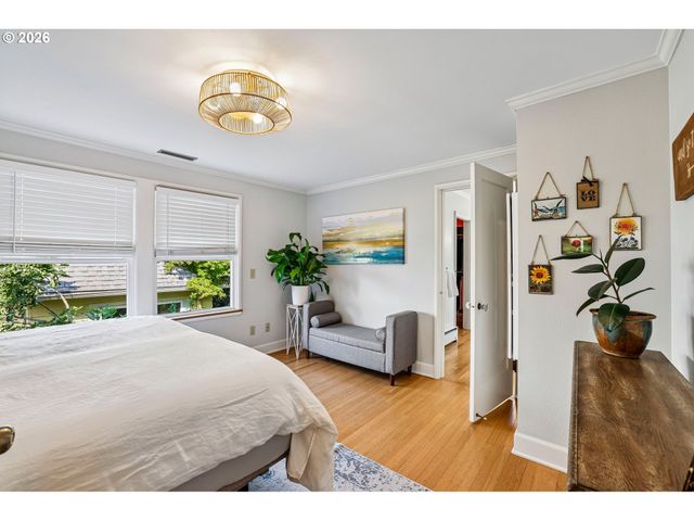 2747 Nw RALEIGH St 2, Portland, OR 97210