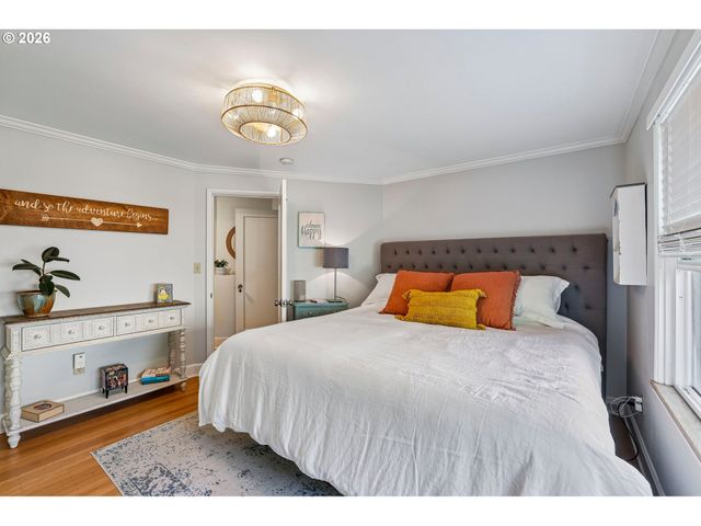 2747 Nw RALEIGH St 2, Portland, OR 97210