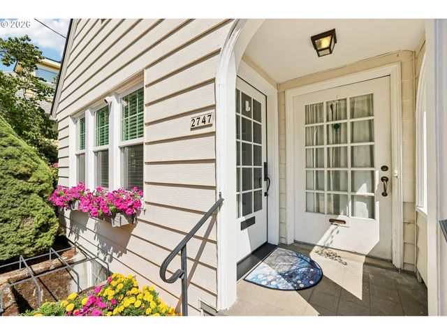 2747 Nw RALEIGH St 2, Portland, OR 97210