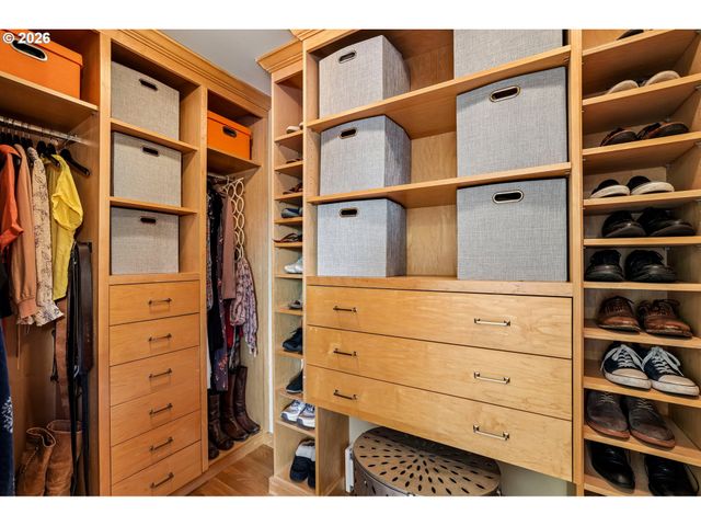 2747 Nw RALEIGH St 2, Portland, OR 97210